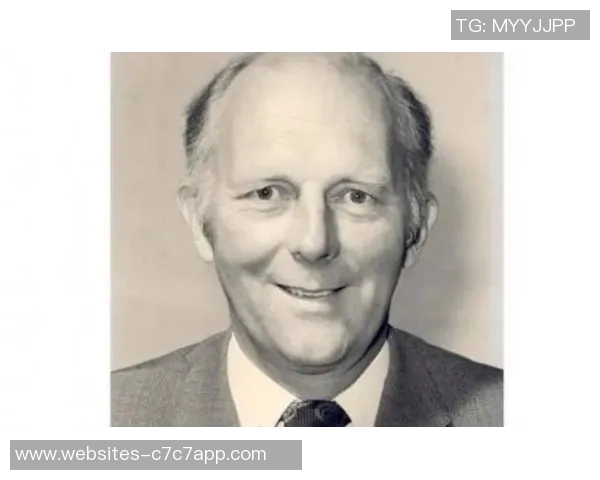 亚当斯的传奇人生与时代交错的辉煌历程探秘